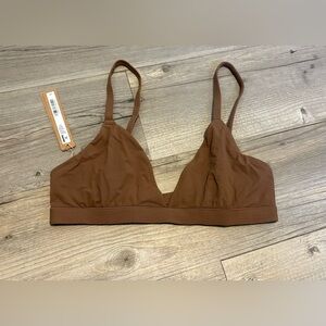 SKIMS Kim Kardashian Fits Everybody triangle bralette large new with tags